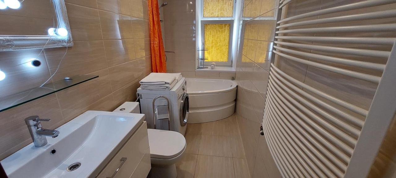 Parkcosylux Two Bedrooms Apart Free Parking ريغا المظهر الخارجي الصورة