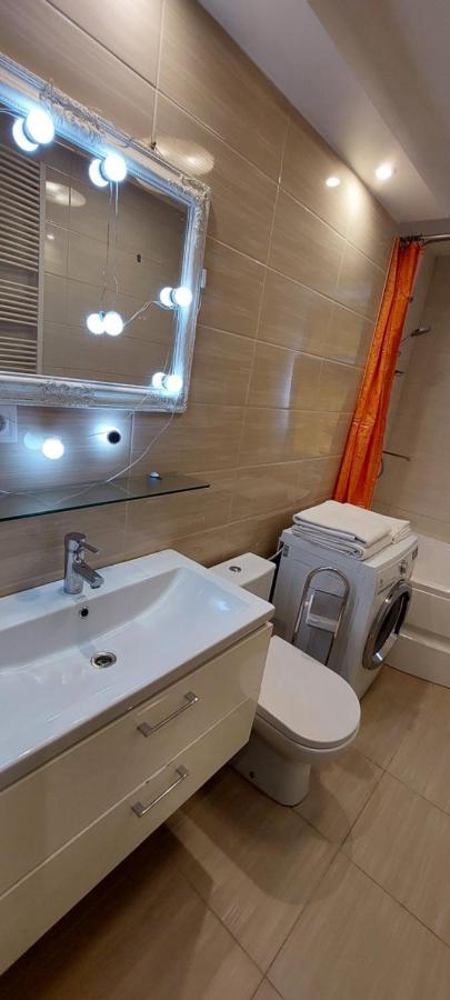 Parkcosylux Two Bedrooms Apart Free Parking ريغا المظهر الخارجي الصورة